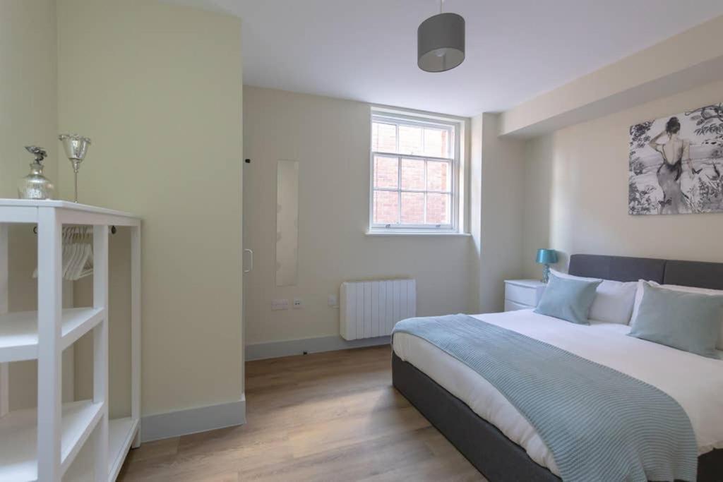Hereford City Centre - Apartment 4, Isabella House - Modern Apartment In The Heart Of The City - Sleeps 4 Guests - Hosted By Rentmyhouse Exteriör bild